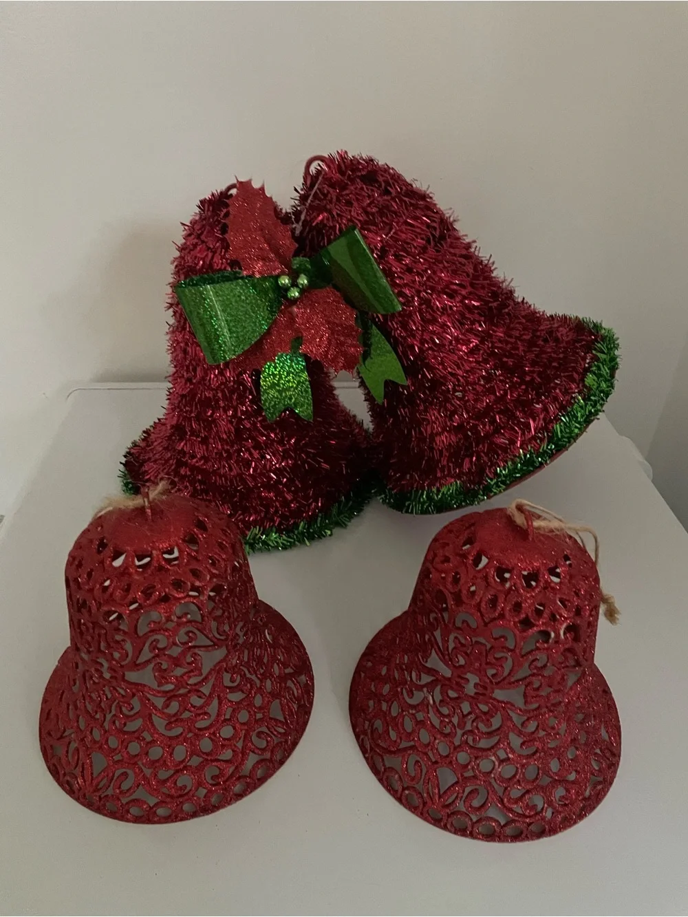 Lot off Wall Hanging Red Glitter Bells 1 Green Bow Poinsettia + 2 Red Glitter